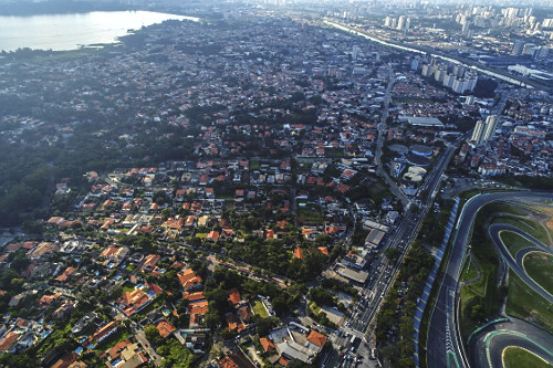 Vista aérea do Jardim Campos Elíseos na periferia da cidade | Pulsar Imagens | Banco imagens do Brasil
