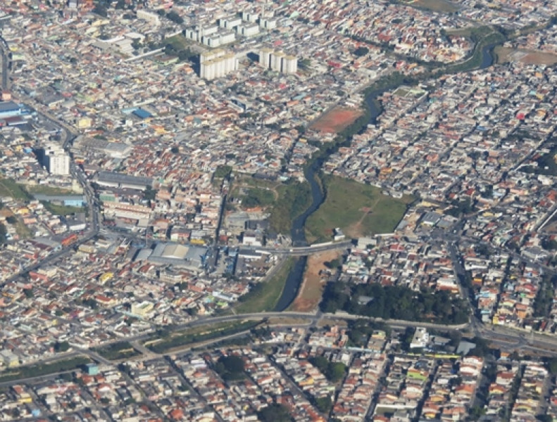 Vista aérea do Jardim Campos Elíseos na periferia da cidade | Pulsar Imagens | Banco imagens do Brasil